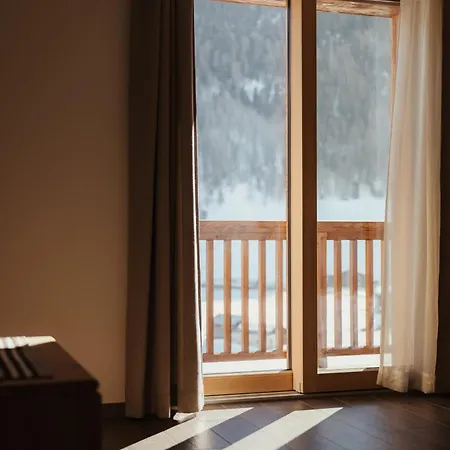Bonvivar -- Mountain Guesthouse Livigno Exterior photo